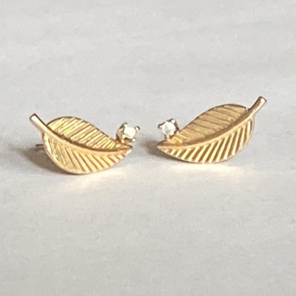 14K Solid Yellow Gold Leaf Stud Earrings, Diamond Accents. Vintage - Real Gold - Picture 5 of 12